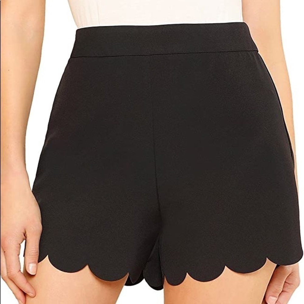 ROMWE Women's Casual Scallop Hem Walking Shorts L(Bonus Jewelry included ‼️‼️)